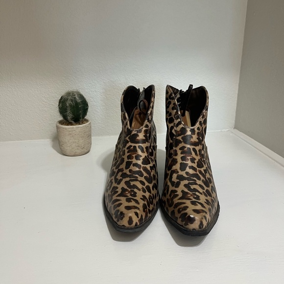 Ariat Leopard Print Ankle Boots - Picture 2 of 7